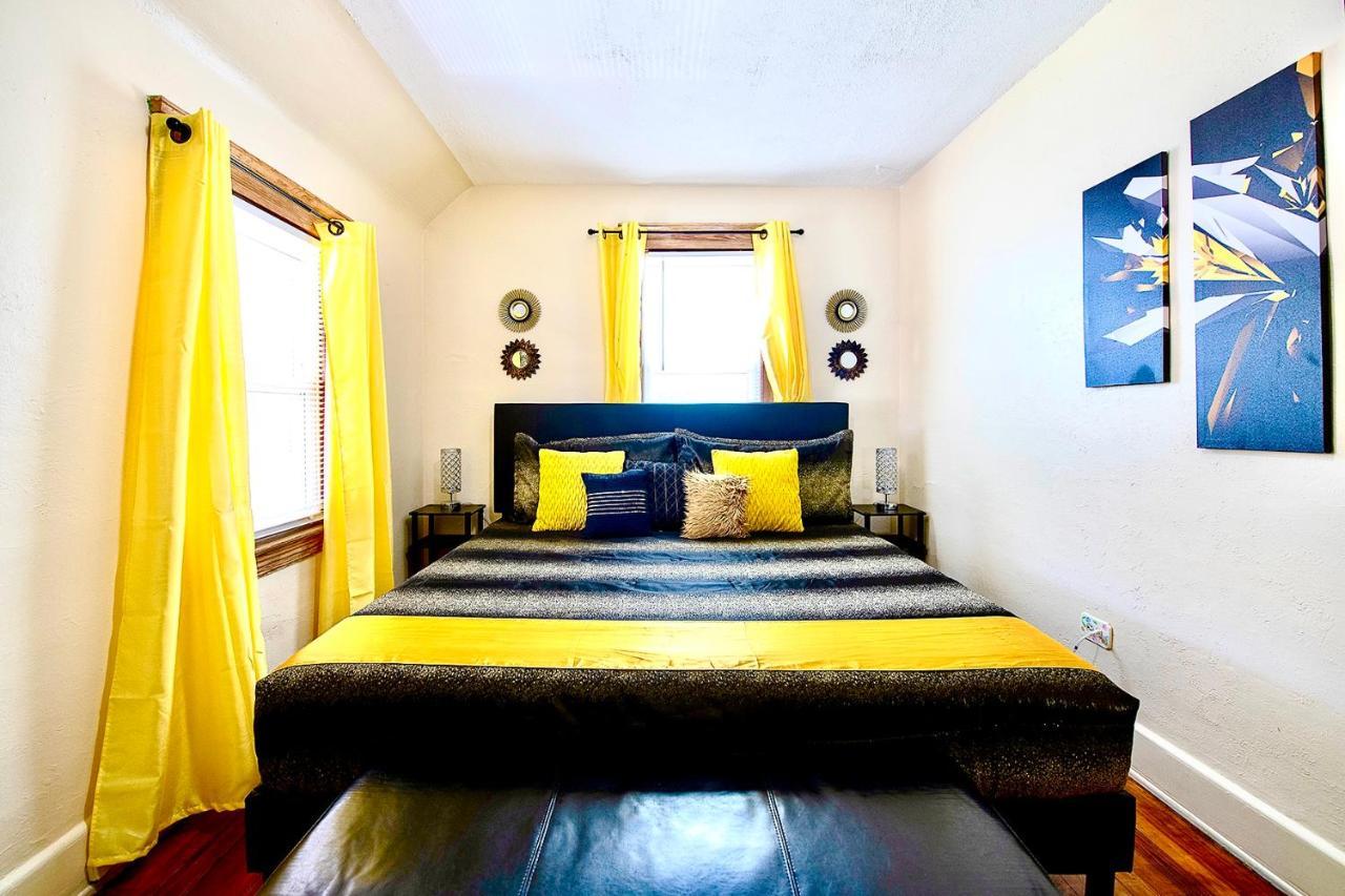 The Amber Retreat - Brooklyn Centre Comfort - Charming Space For Families, Couples & Business Travelers Near Downtown - With 300Mb Wifi, Parking & Self Check-In Cleveland Exterior foto